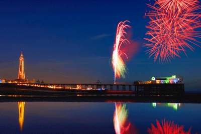 blackpool-by-night