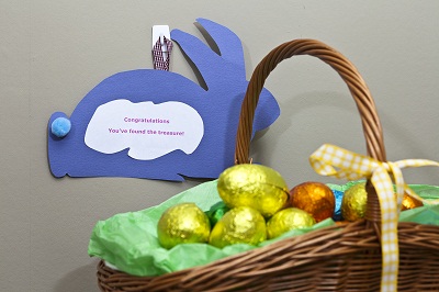 Shoot of 3M Command hook products with Hazel Ball, Easter theme