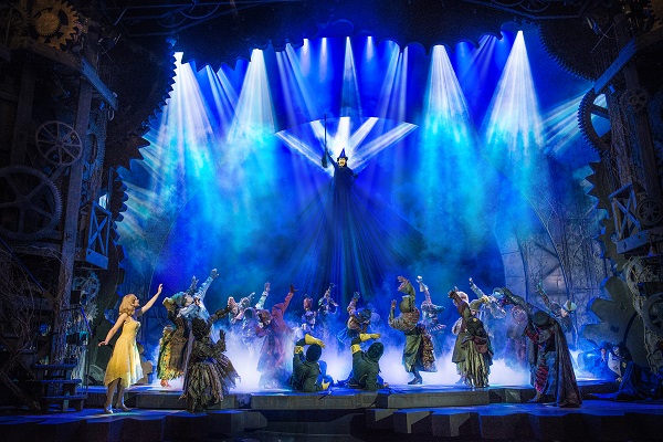 Approved_Wicked_DefyingGravity_FullStage photo by Matt Crockett_7510