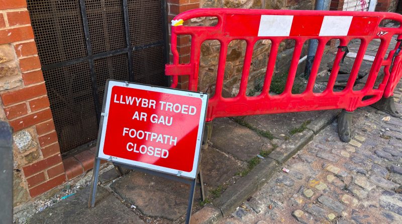 Bristol Signs Appear In Welsh