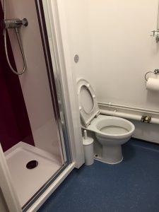 LSE Grosvenor House bathroom