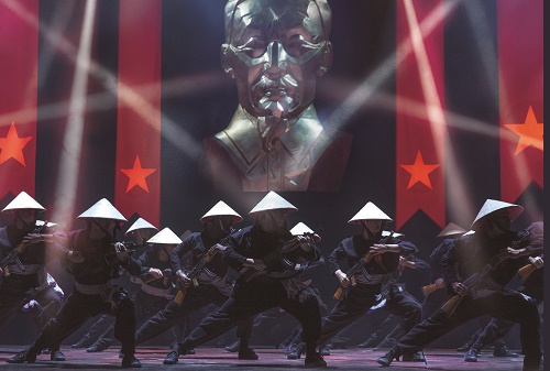 MISS SAIGON. Company. Photo Johan Persson