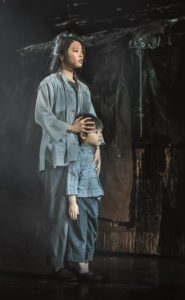 MISS SAIGON. Sooha Kim 'Kim'. Photo Johan Persson (2)